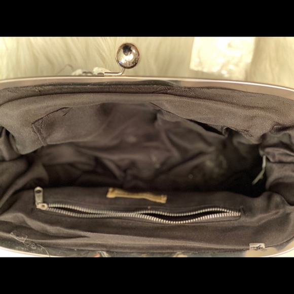 LIMITED EDITION Sequin Clutch Silver - Picture 4 of 6